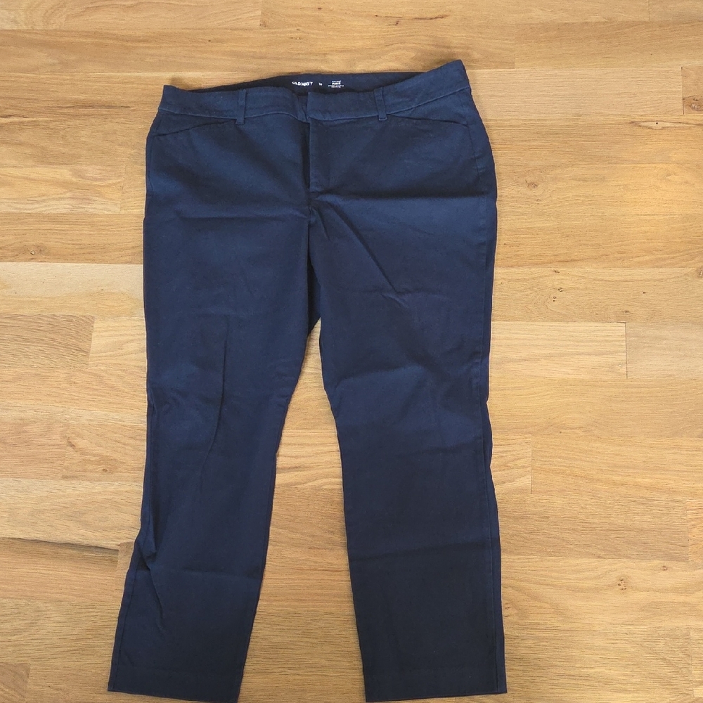 Old Navy High-Rise Pixie Pants in Dark Blue